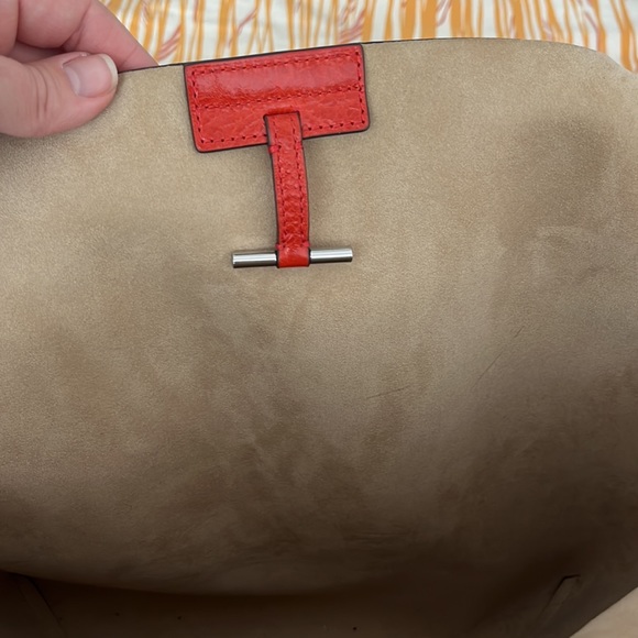 Gorgeous Tory Burch tote. Used, excellent condition. (Used maybe five times). - Picture 4 of 4